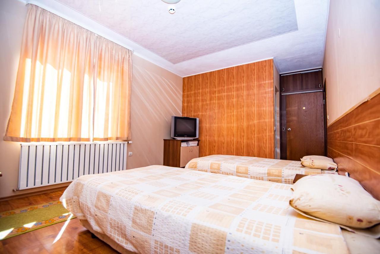 Nadezhda Aparthotel Razlog Exterior foto