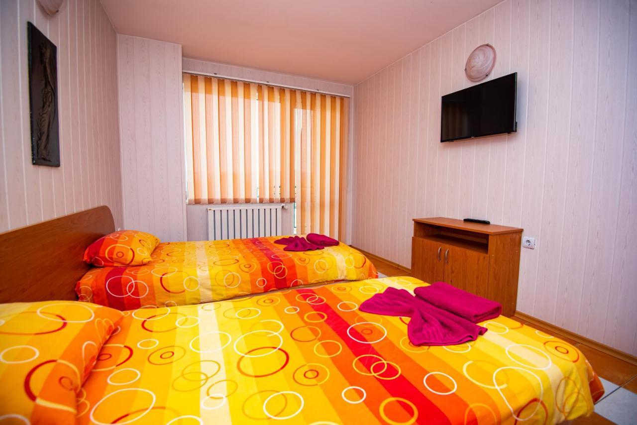Nadezhda Aparthotel Razlog Exterior foto