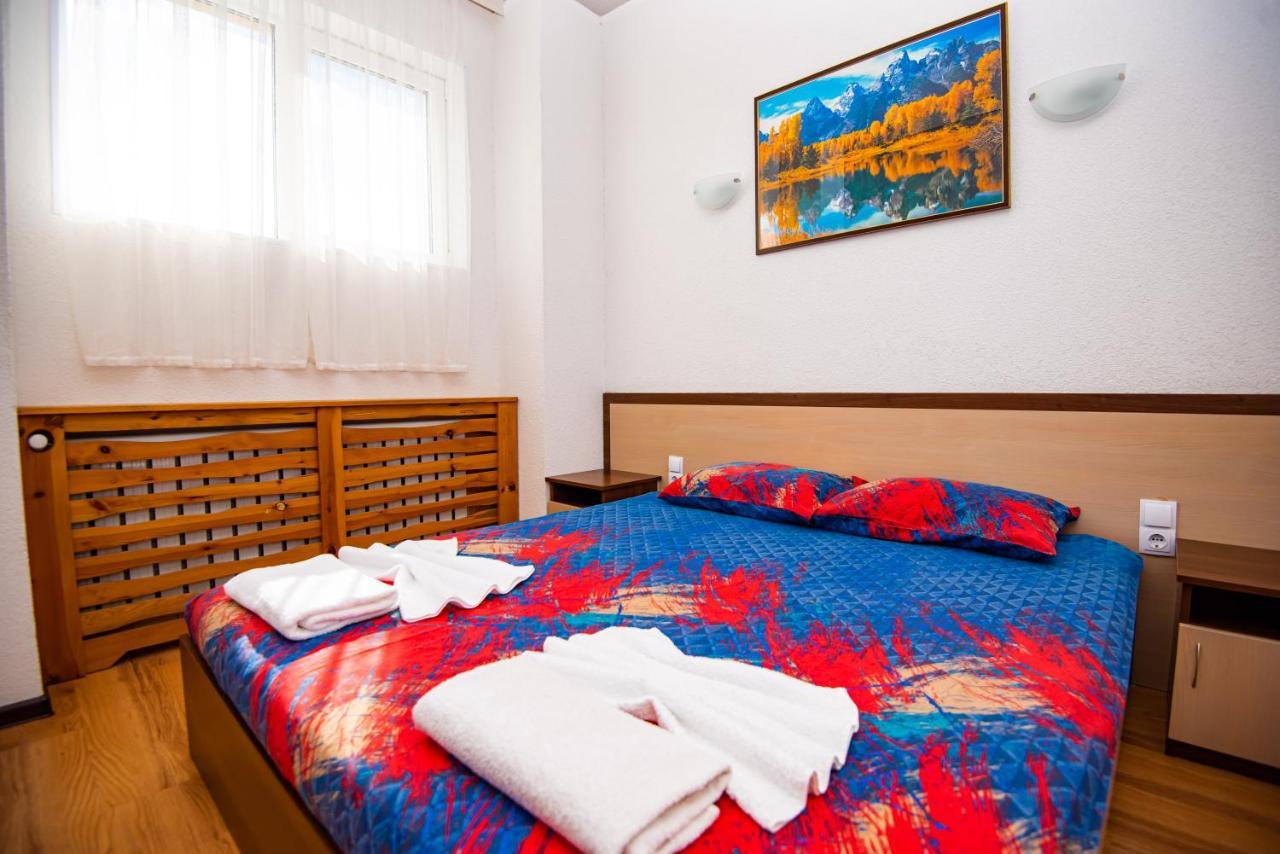Nadezhda Aparthotel Razlog Exterior foto
