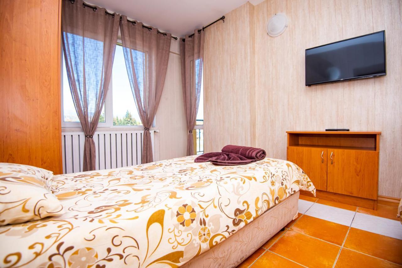 Nadezhda Aparthotel Razlog Exterior foto
