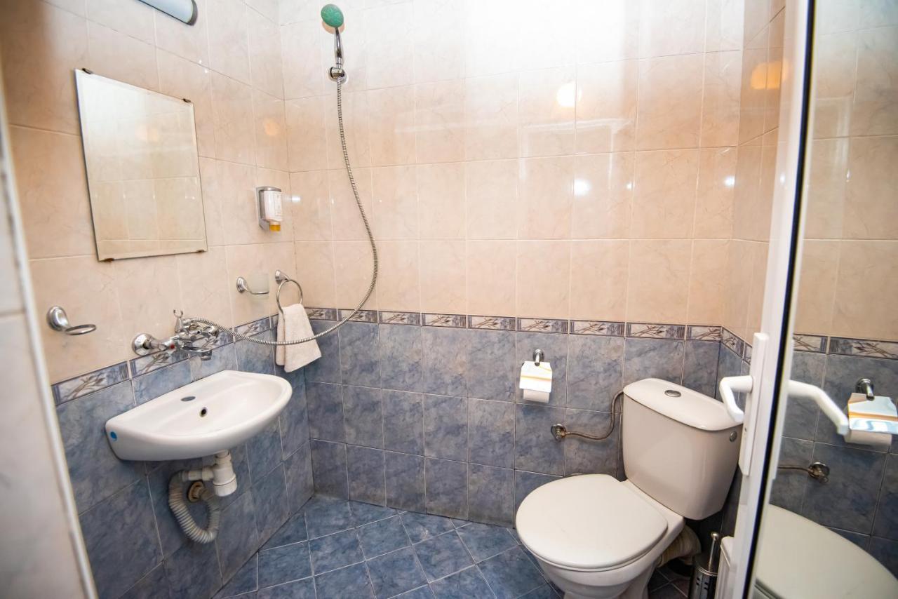 Nadezhda Aparthotel Razlog Exterior foto