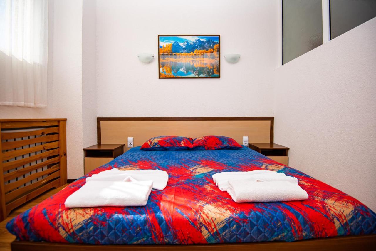 Nadezhda Aparthotel Razlog Exterior foto