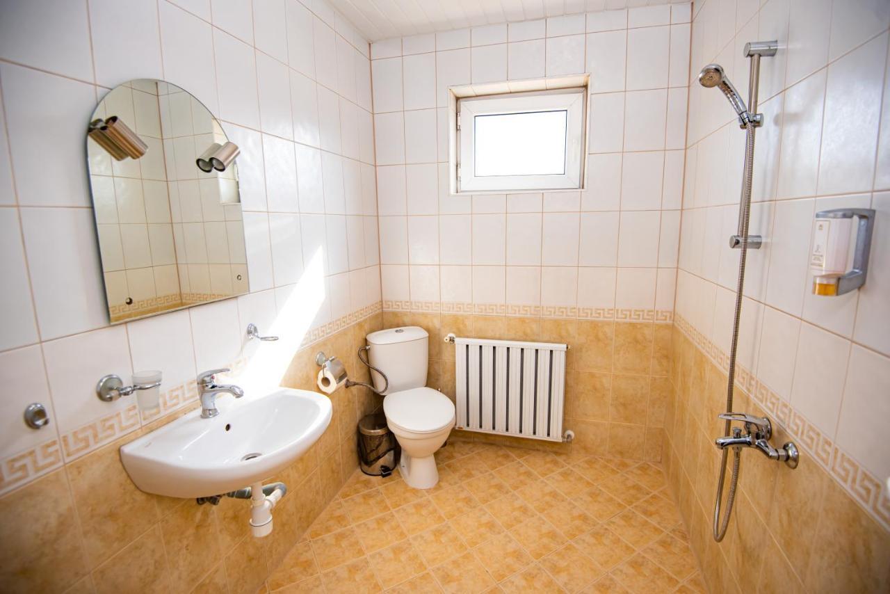 Nadezhda Aparthotel Razlog Exterior foto